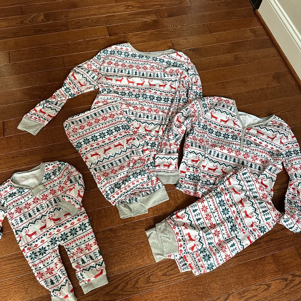 Matching Family Pajamas Sets Christmas PJ's w/ Christmas Tree, Reindeer Printed